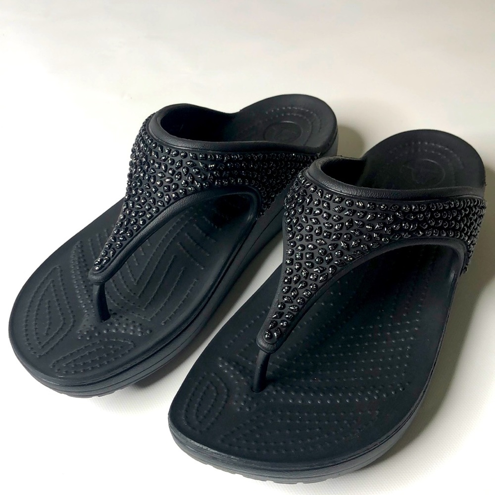 NWOT Crocs Women Sloane Embellished Flip Flop